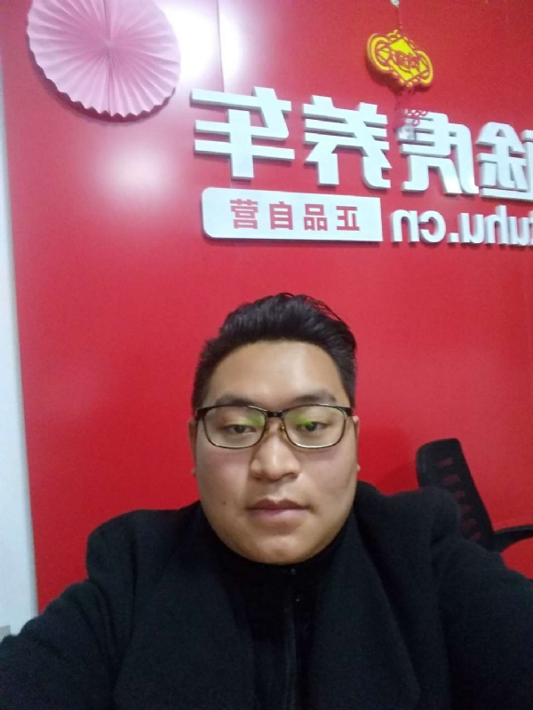 向上倾斜45度的第一张照片--成都蓝颜知己交友网